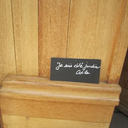 Chez Odile فندق مبيت وإفطار Saint Didier (Vaucluse)